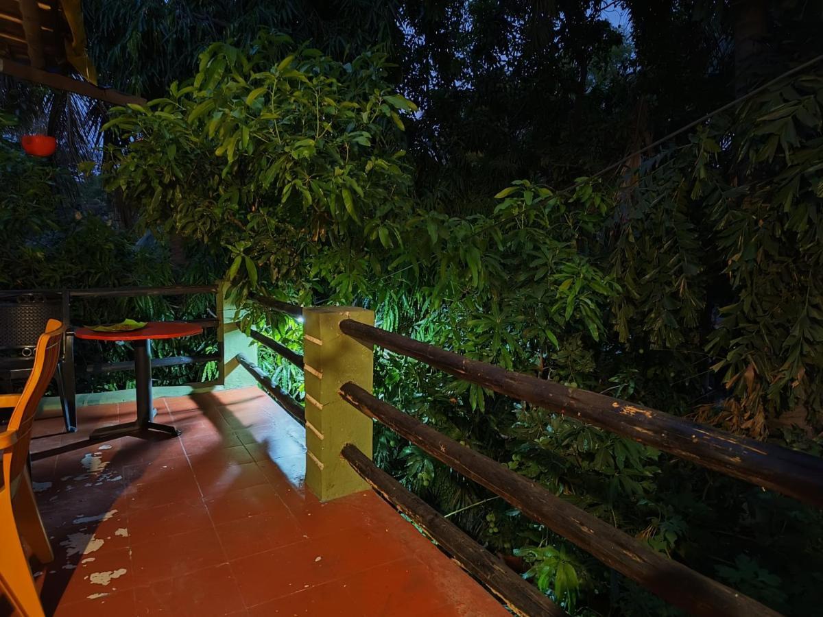 Lotus Riya Home Stay Hampi Exterior foto